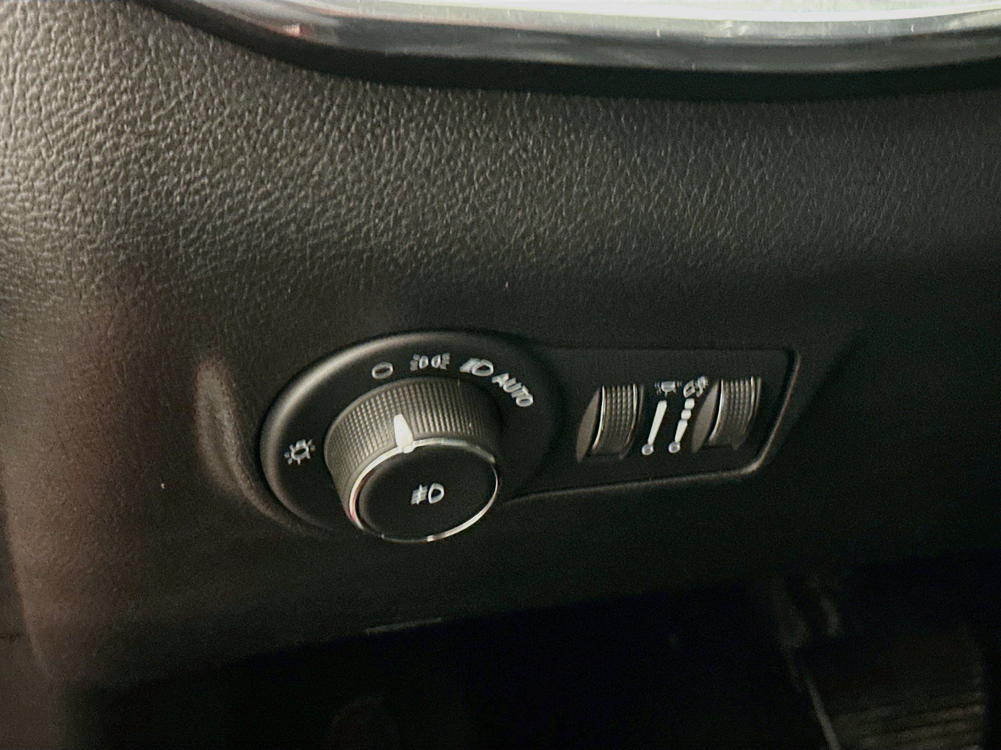 Used 2022 Jeep Compass Limited AWD/4WD image 17