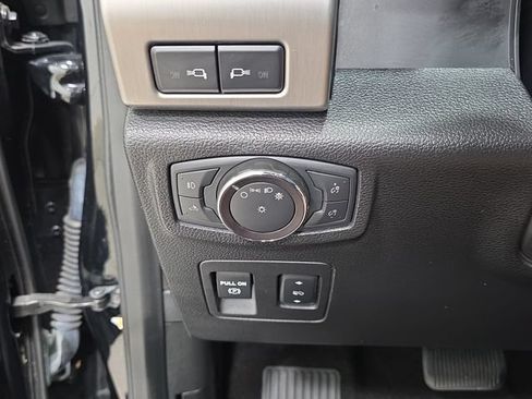 Used 2018 Ford F150 Platinum w/ Equipment Group 701A Luxury AWD/4WD image 26