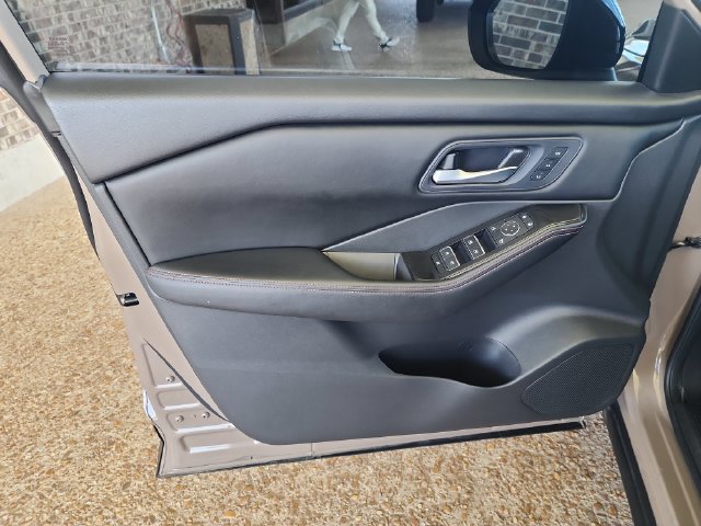 Used 2025 Nissan Rogue SV w/ Rock Creek Premium Package AWD/4WD image 8