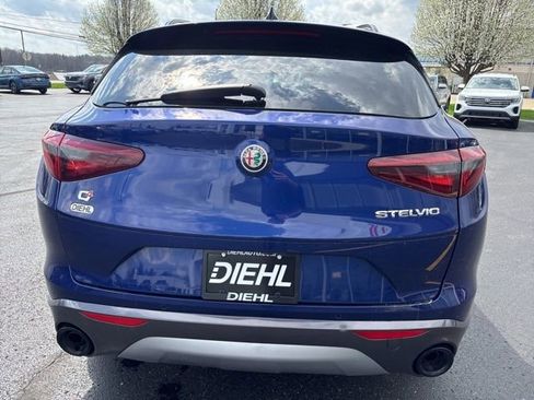 Used 2022 Alfa Romeo Stelvio Ti AWD/4WD image 6