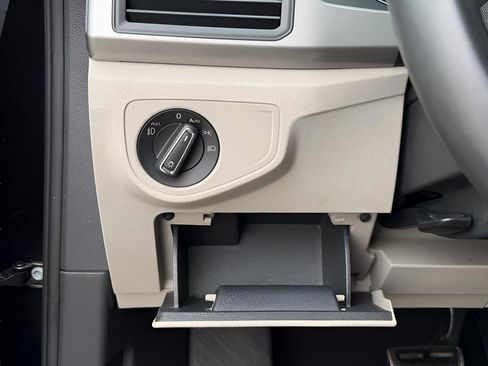 Used 2020 Volkswagen Atlas SE w/ Panoramic Sunroof Package image 46