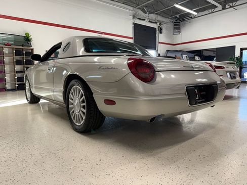 Used 2004 Ford Thunderbird image 40