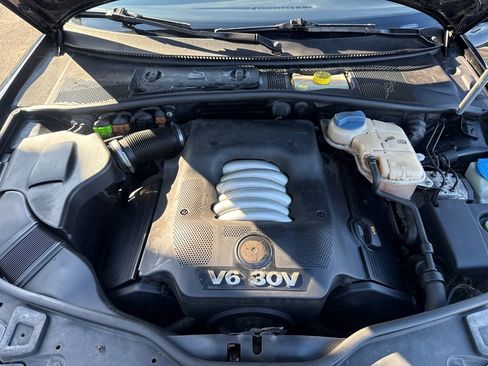 Used 2003 Volkswagen Passat GLX image 17