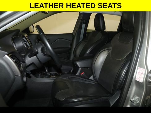 Used 2019 Jeep Cherokee Limited image 4