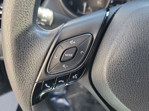 Used 2021 Toyota C-HR LE image 21