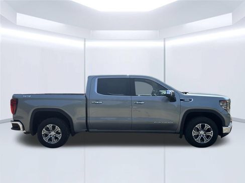 Used 2024 GMC Sierra 1500 SLT AWD/4WD image 4