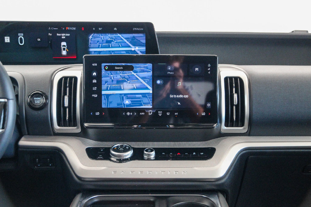 Certified 2025 Ford Expedition Active RWD image 16
