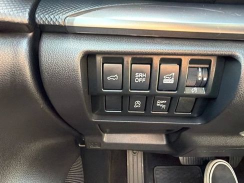 Used 2023 Subaru Forester Premium AWD/4WD image 17