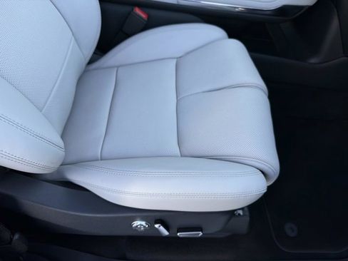 New 2026 Lincoln Navigator L Reserve AWD/4WD image 18