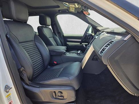 Certified 2025 Land Rover Discovery Dynamic SE AWD/4WD image 19