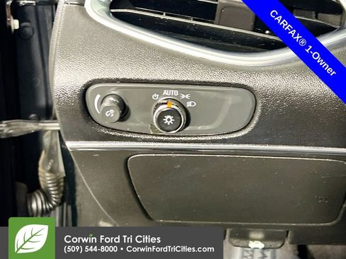Used 2017 Chevrolet Malibu Premier w/ Premier Sun and Wheel Package FWD image 20