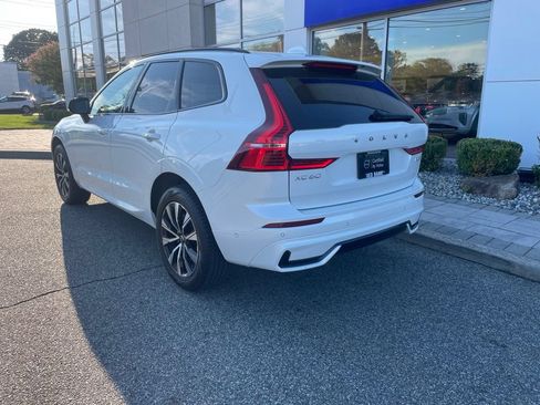 Used 2024 Volvo XC60 B5 Plus AWD/4WD image 3