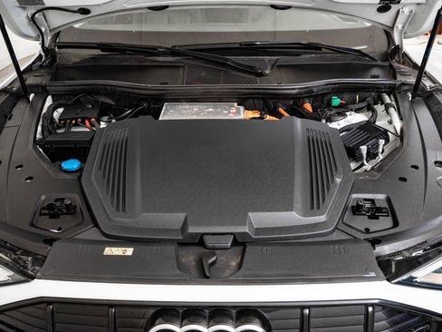 Used 2021 Audi e-tron Premium w/ Convenience Plus Package AWD/4WD image 45