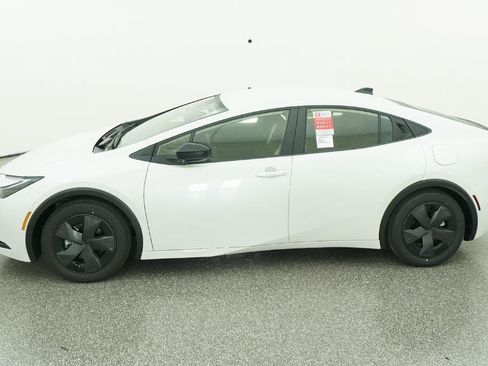 New 2026 Toyota Prius Plug-In Hybrid FWD image 39