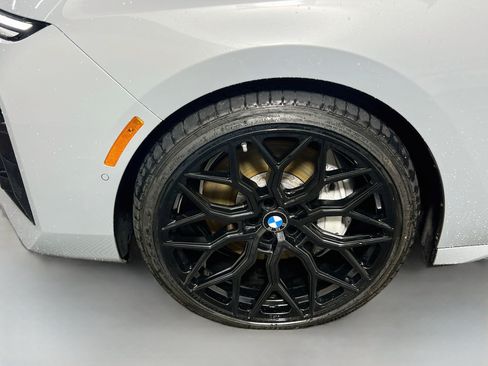 Used 2024 BMW 760i xDrive w/ Premium Package 2 AWD/4WD image 13