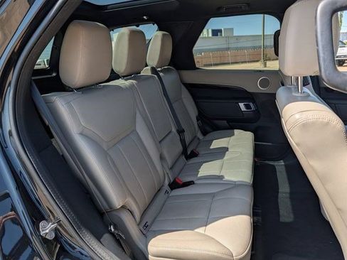 Used 2020 Land Rover Discovery SE AWD/4WD image 25