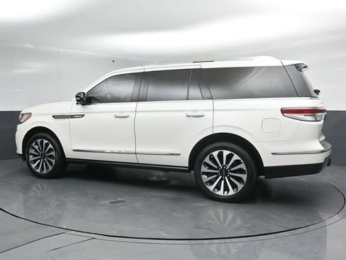 Used 2024 Lincoln Navigator Reserve image 5
