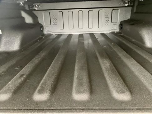 Used 2022 Jeep Gladiator Sport image 20