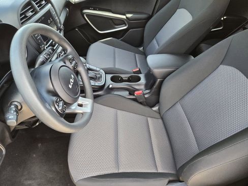Certified 2025 Kia Soul LX FWD image 18