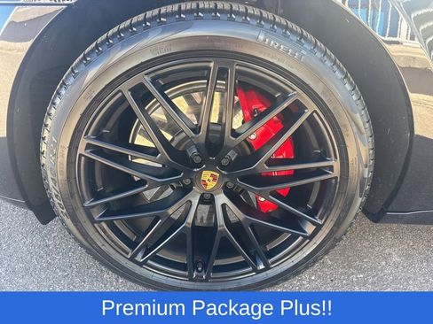 Used 2025 Porsche Macan GTS image 8