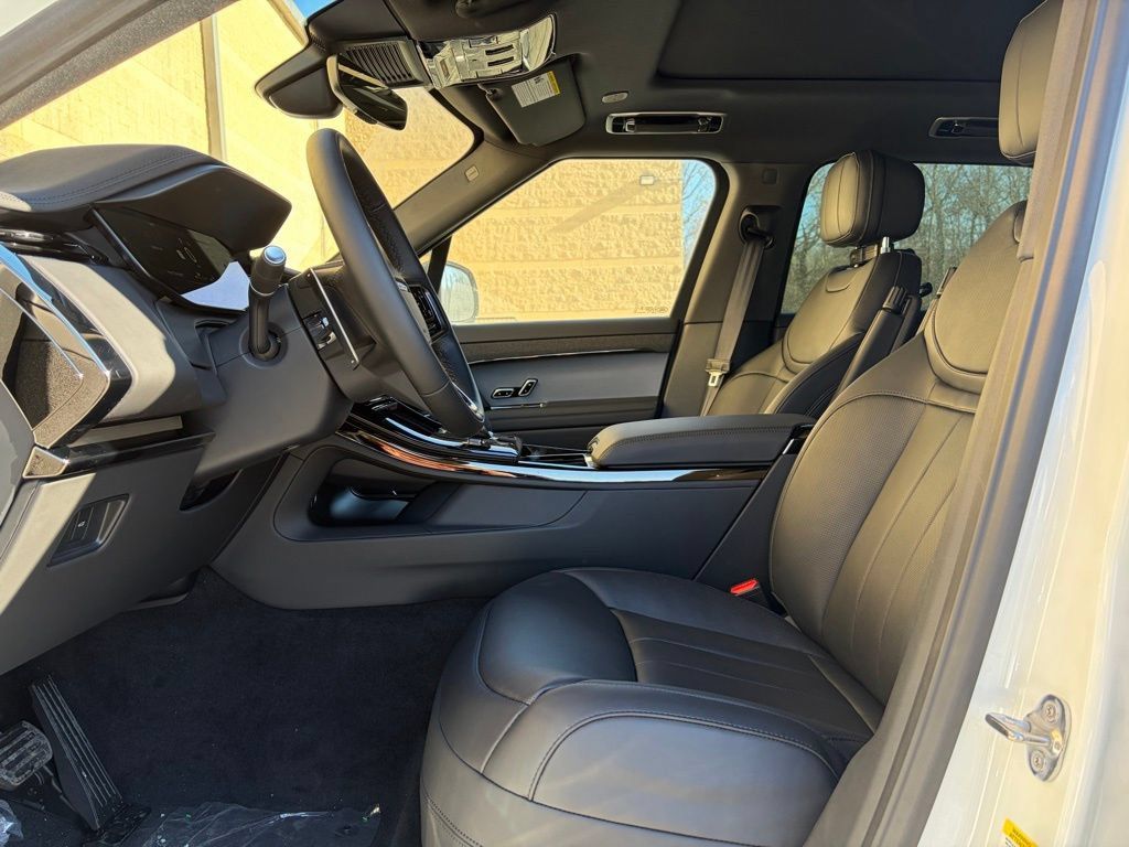 New 2026 Land Rover Range Rover Sport SE AWD/4WD image 34