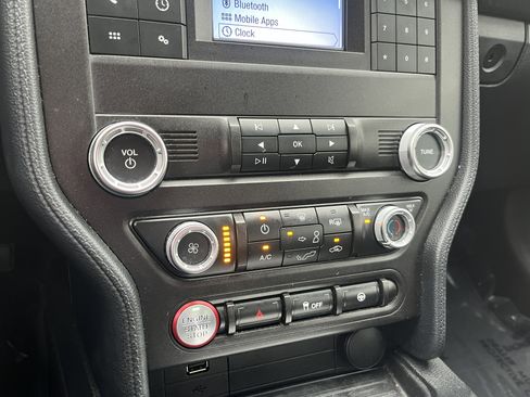 Used 2019 Ford Mustang Coupe RWD image 25