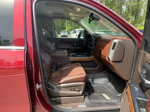 Used 2017 Chevrolet Silverado 1500 High Country image 25