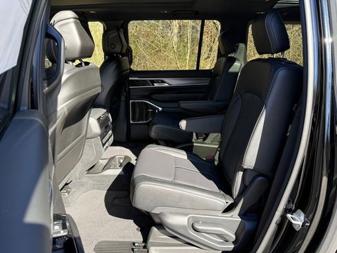 New 2026 Jeep Grand Wagoneer L Limited image 19