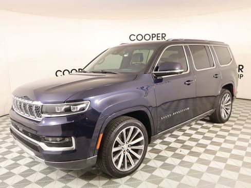 Used 2022 Jeep Grand Wagoneer Series II AWD/4WD image 11