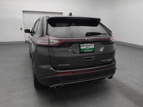 Used 2018 Ford Edge Titanium w/ Technology Package FWD image 6
