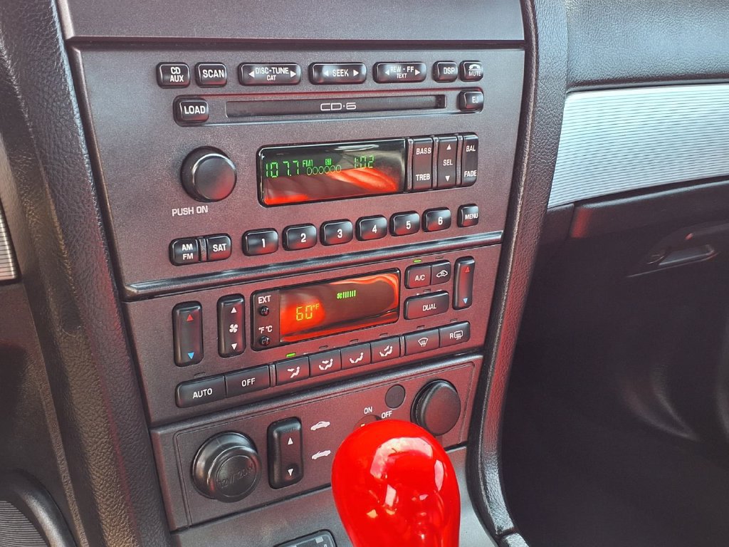 Used 2004 Ford Thunderbird RWD image 8
