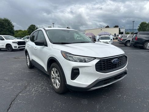 Used 2025 Ford Escape Active FWD image 3