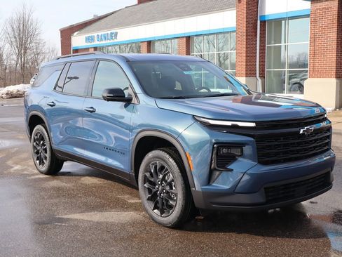 New 2026 Chevrolet Traverse LT w/ Midnight/Sport Edition image 3