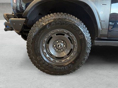 Used 2022 Ford Bronco Everglades image 23