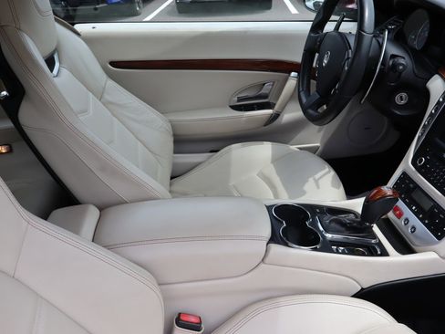 Used 2014 Maserati GranTurismo Sport RWD image 13