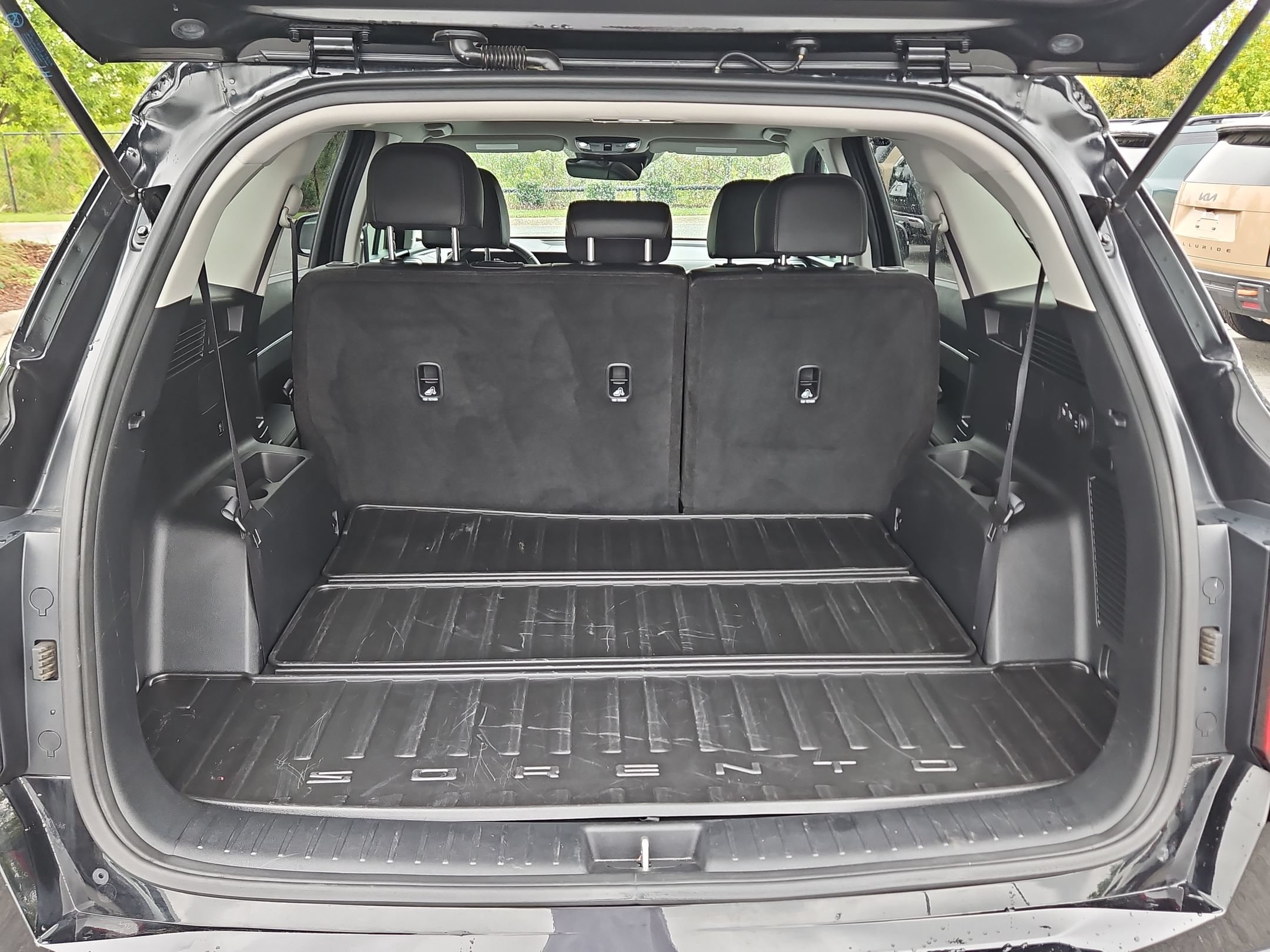 Used 2025 Kia Sorento S w/ Panoramic Sunroof Package FWD image 18