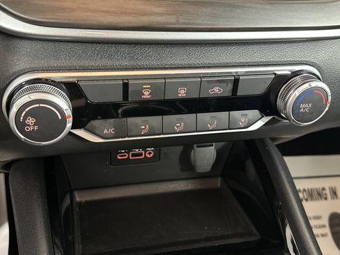 Used 2024 Nissan Altima 2.5 SV image 21