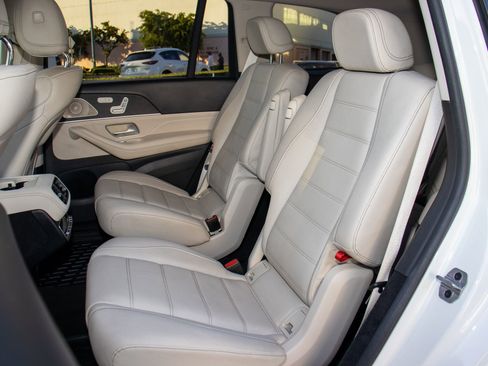 Used 2022 Mercedes-Benz GLS 450 4MATIC image 20