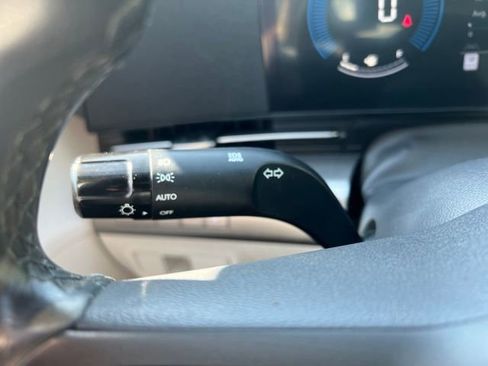 Used 2024 Hyundai Kona SEL image 25