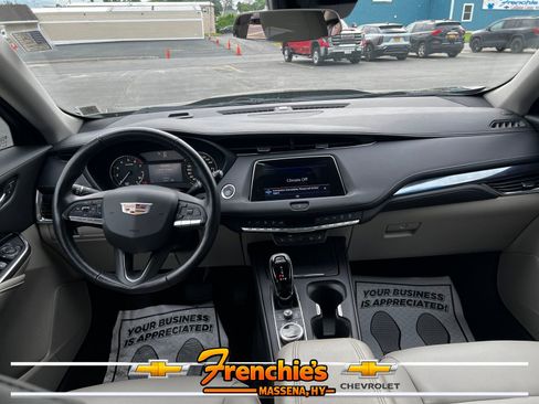 Used 2023 Cadillac XT4 Luxury w/ Driver Awareness Package AWD/4WD image 10