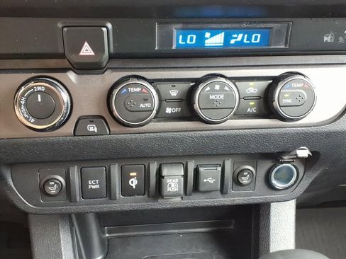 Certified 2023 Toyota Tacoma TRD Off-Road AWD/4WD image 24