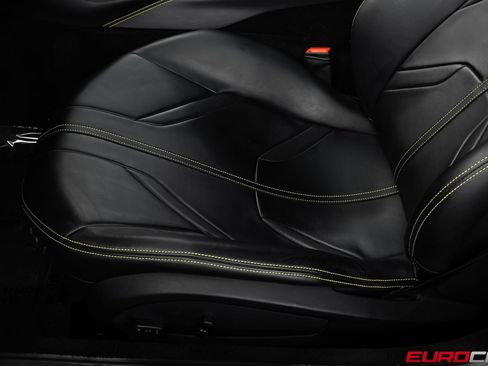 Used 2020 Ferrari 812 Superfast RWD image 45