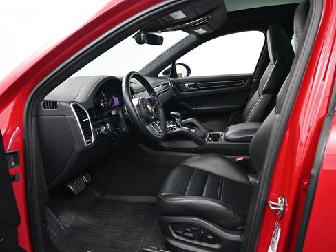 Used 2023 Porsche Cayenne GTS w/ Premium Package Plus image 4