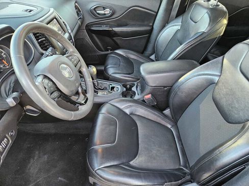 Used 2020 Jeep Cherokee Latitude Plus image 11