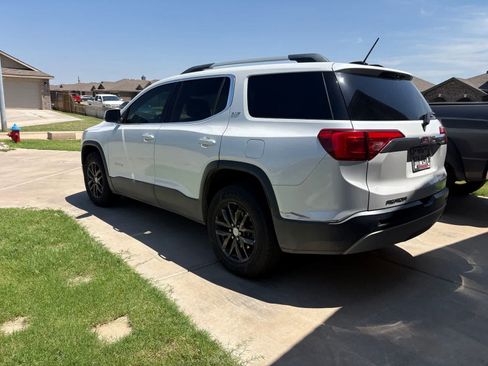 Used 2019 GMC Acadia SLT FWD image 4