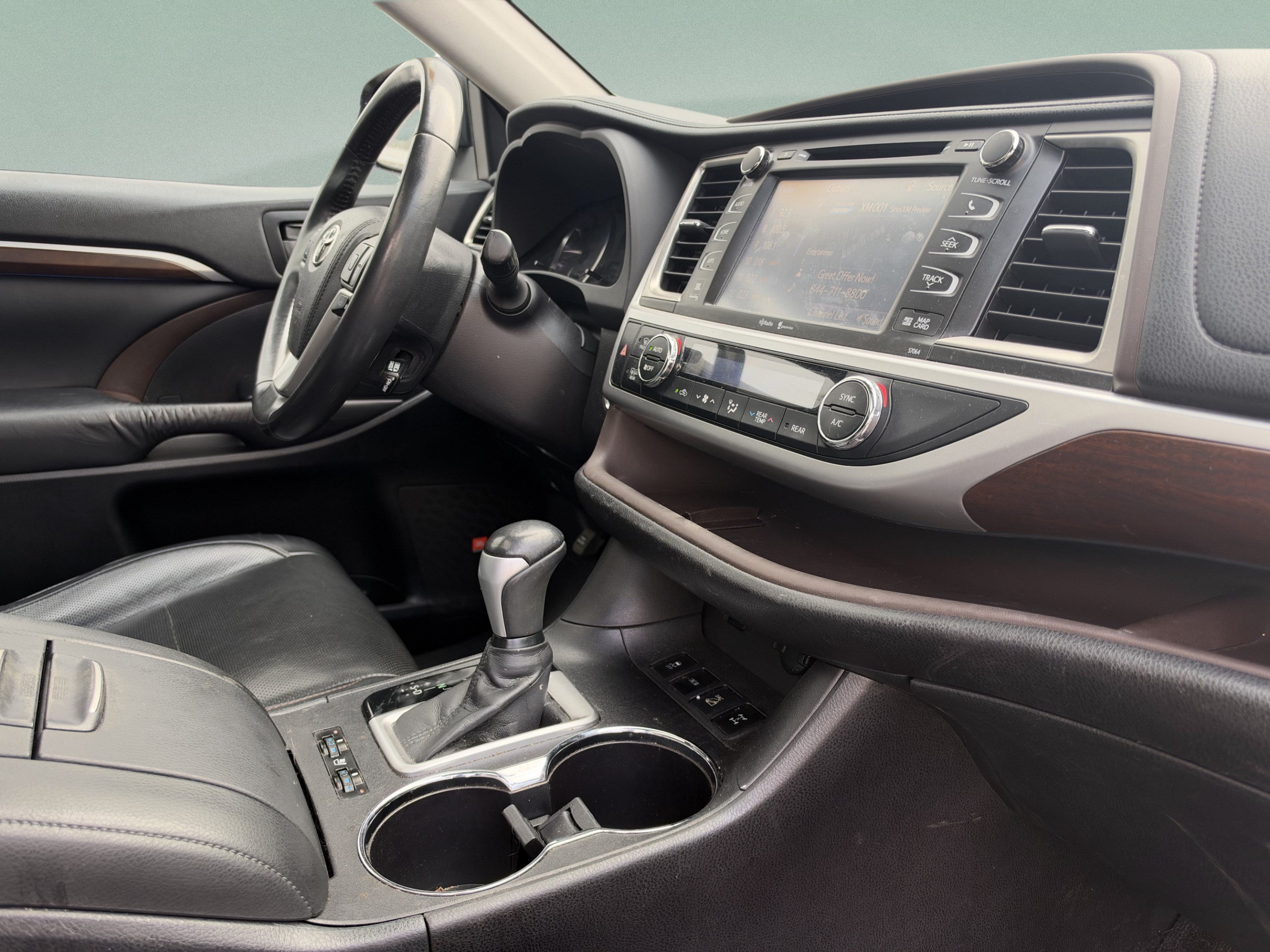 Used 2015 Toyota Highlander Limited w/ Driver Technology Package AWD/4WD image 20