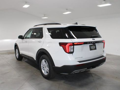 New 2026 Ford Explorer Active RWD image 6