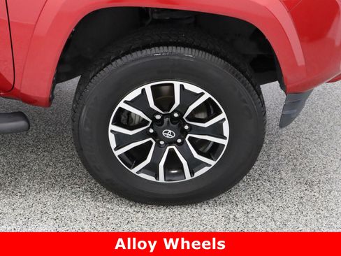 Used 2021 Toyota Tacoma TRD Sport w/ Technology Package image 5