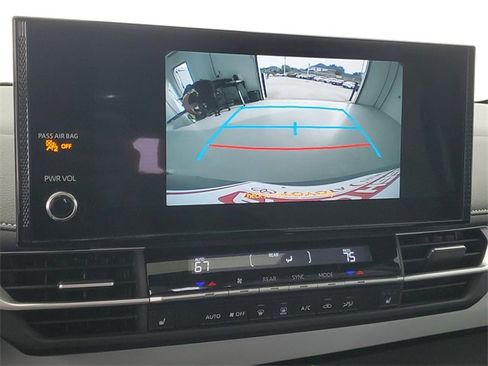 Used 2025 Toyota Sienna XSE image 29