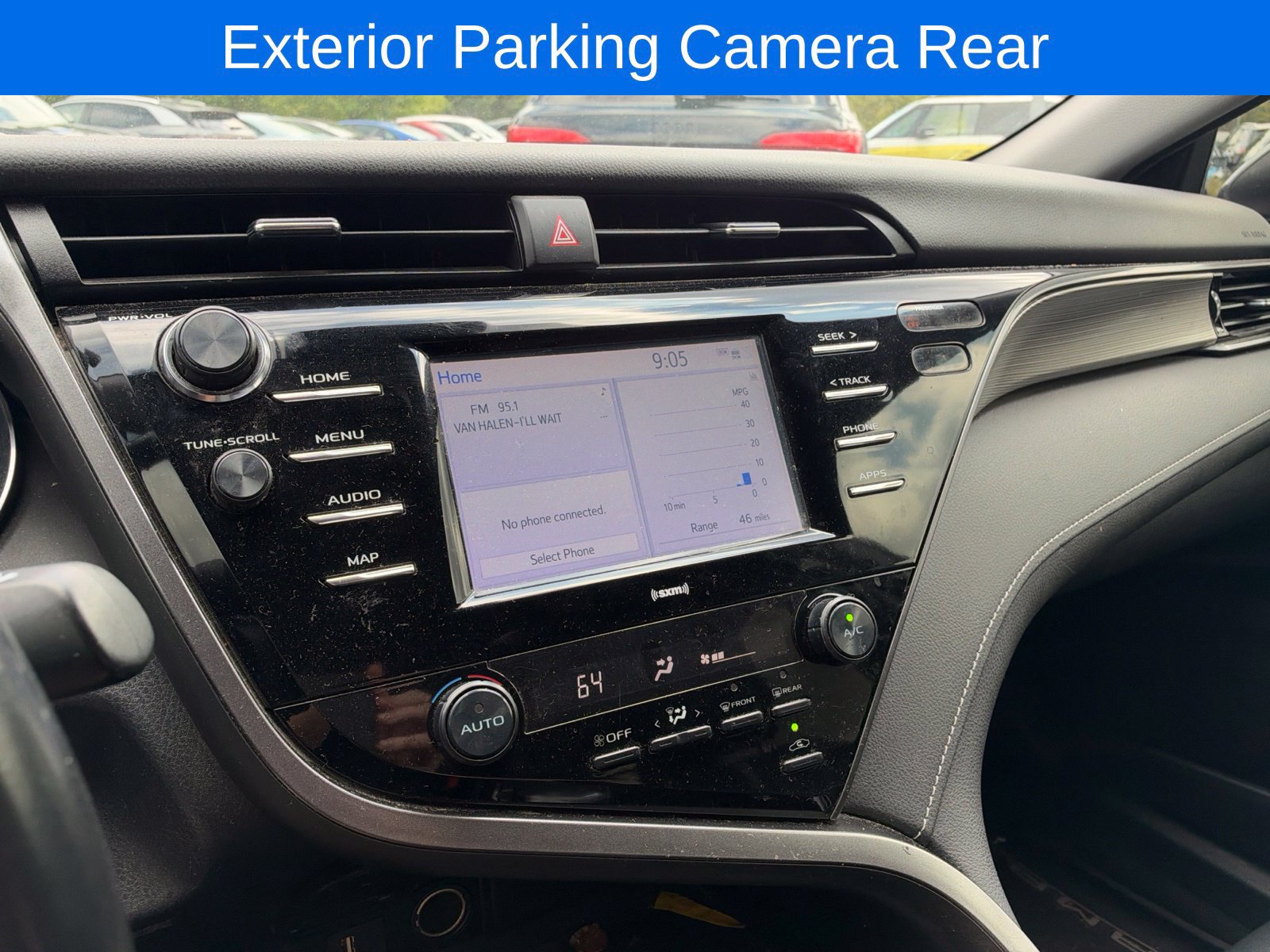 Used 2020 Toyota Camry SE FWD image 7